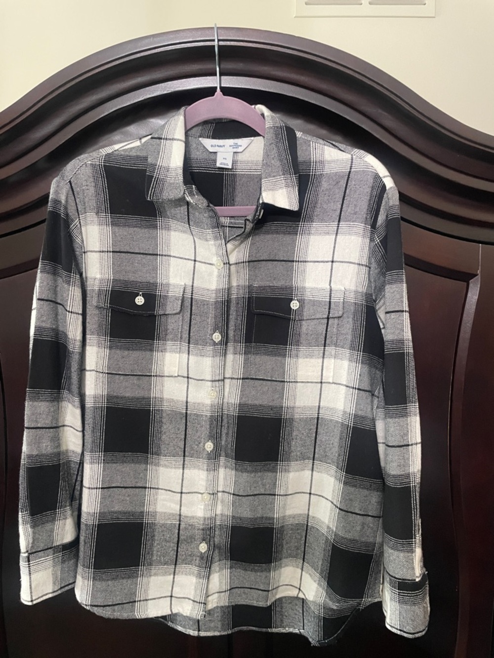 Old Navy Black & White Plaid Button-Down Shirt